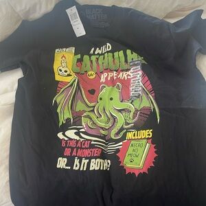 Mens T- shirt. Medium